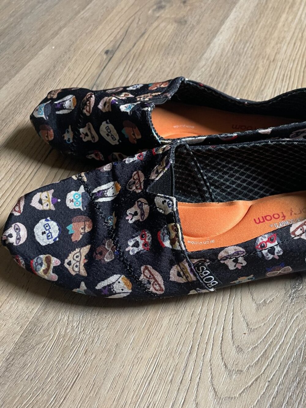 BOBS Sketchers “For Dogs” Woman’s Size 7.5 Memory Foam Comfy Puppies Pup Smart! - Picture 2 of 8